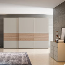Armario contemporáneo / de madera lacada...