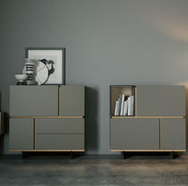Aparador alto / contemporáneo / de madera...