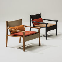 Sillón contemporáneo / de tejido / de roble...