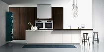 Cocina contemporánea / de madera / con isla...
