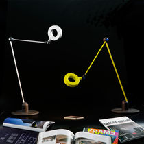 Lámpara de mesa / de aluminio / de diseño...