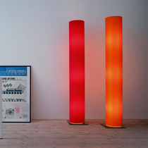 Columna luminosa contemporánea / de metal...