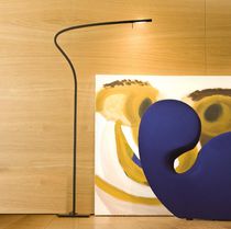 Lámpara de pie / de aluminio pintado / contemporánea...