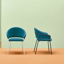 Silla contemporánea / tapizada / con reposabrazos...