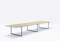 Mesa de conferencia contemporánea / de madera...
