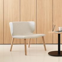 Sillón bajo contemporáneo / de cuero / de...