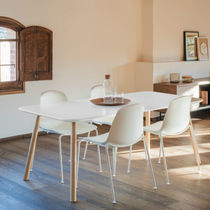 Mesa de comedor contemporánea / de madera...