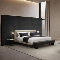 Cama de matrimonio / contemporánea / tapizada...