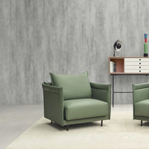 Sillón contemporáneo / de cuero / de madera...