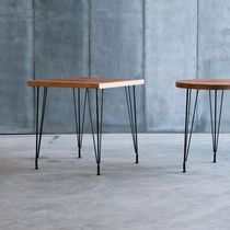 Mesa contemporánea / de madera maciza /...