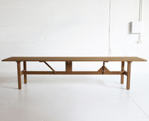 Mesa contemporánea / de madera / con base...