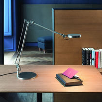 Lámpara de mesa / de metal / contemporánea...
