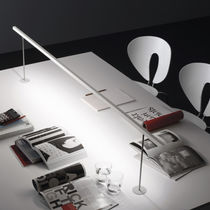Lámpara de mesa / de aluminio / de níquel...