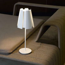 Lámpara de mesa / de aluminio / contemporánea...