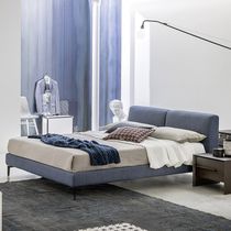 Cama de matrimonio / contemporánea / tapizada...