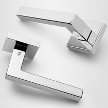 Tirador de puerta / de latón / contemporáneo