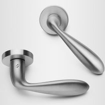 Tirador de puerta / de latón / contemporáneo
