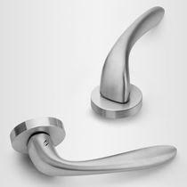 Tirador de puerta / de latón / contemporáneo