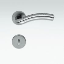 Tirador de puerta / de metal / contemporáneo