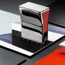 Tirador para mueble de metal