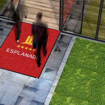 Alfombra de entrada para edificio público...