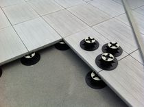 Suelo técnico de hormigón - Todos los fabricantes de la arquitectura y