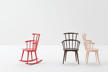 Silla contemporánea / de madera lacada /...