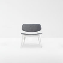 Sillón contemporáneo / de haya / de tejido...