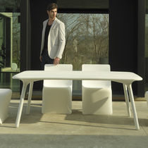 Mesa contemporánea / de polietileno / rectangular...