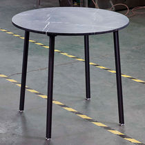 Mesa contemporánea / de aluminio extruido...