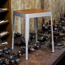 Taburete contemporáneo / de cuero / de aluminio...