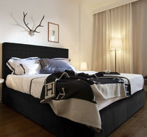Cama de matrimonio / contemporánea / tapizada...