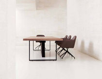 Mesa de conferencia contemporánea / de madera...