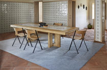 Alfombra contemporánea / con motivos decorativos...