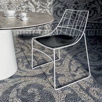 Silla contemporánea / de metal lacado /...