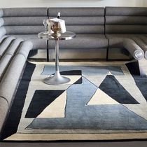 Alfombra contemporánea / con motivos geométricos...