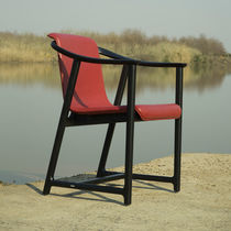 Silla contemporánea / de madera maciza /...