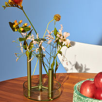 Florero contemporáneo / de vidrio / de aluminio...