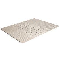 Alfombra contemporánea / con motivos decorativos...