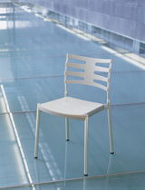 Silla contemporánea / apilable / de aluminio...