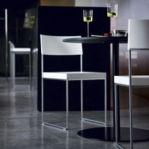 Silla contemporánea / de cuero / de madera...