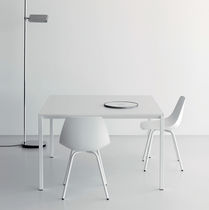 Mesa contemporánea / de HPL / con base de...