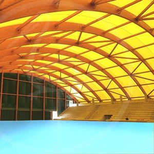 tensoestructura sobre armazón metálico