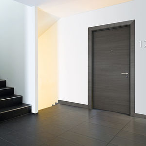 puerta de seguridad / de interior / abatible / de madera