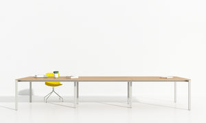 mesa de reuniones contemporánea
