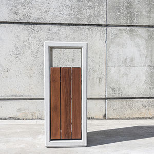 cubo de basura público