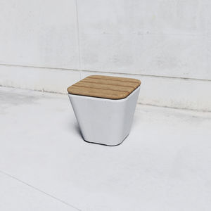 taburete de diseño minimalista