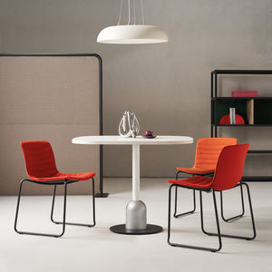 silla de oficina contemporánea