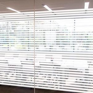 vinilo decorativo para aplicación en cristal