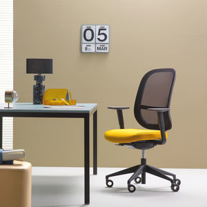 silla de oficina contemporánea